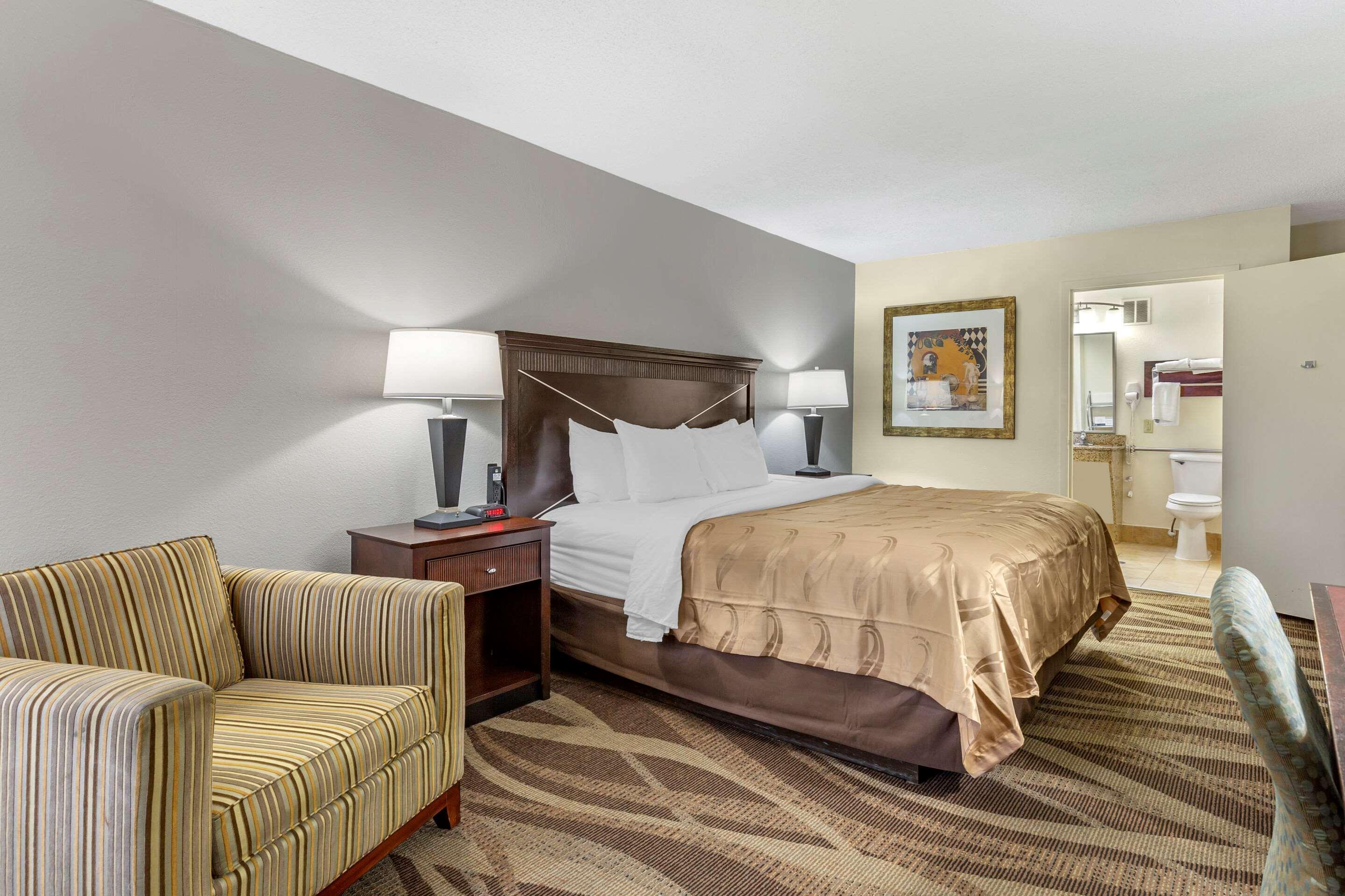 Quality Inn Windsor Mill Kültér fotó