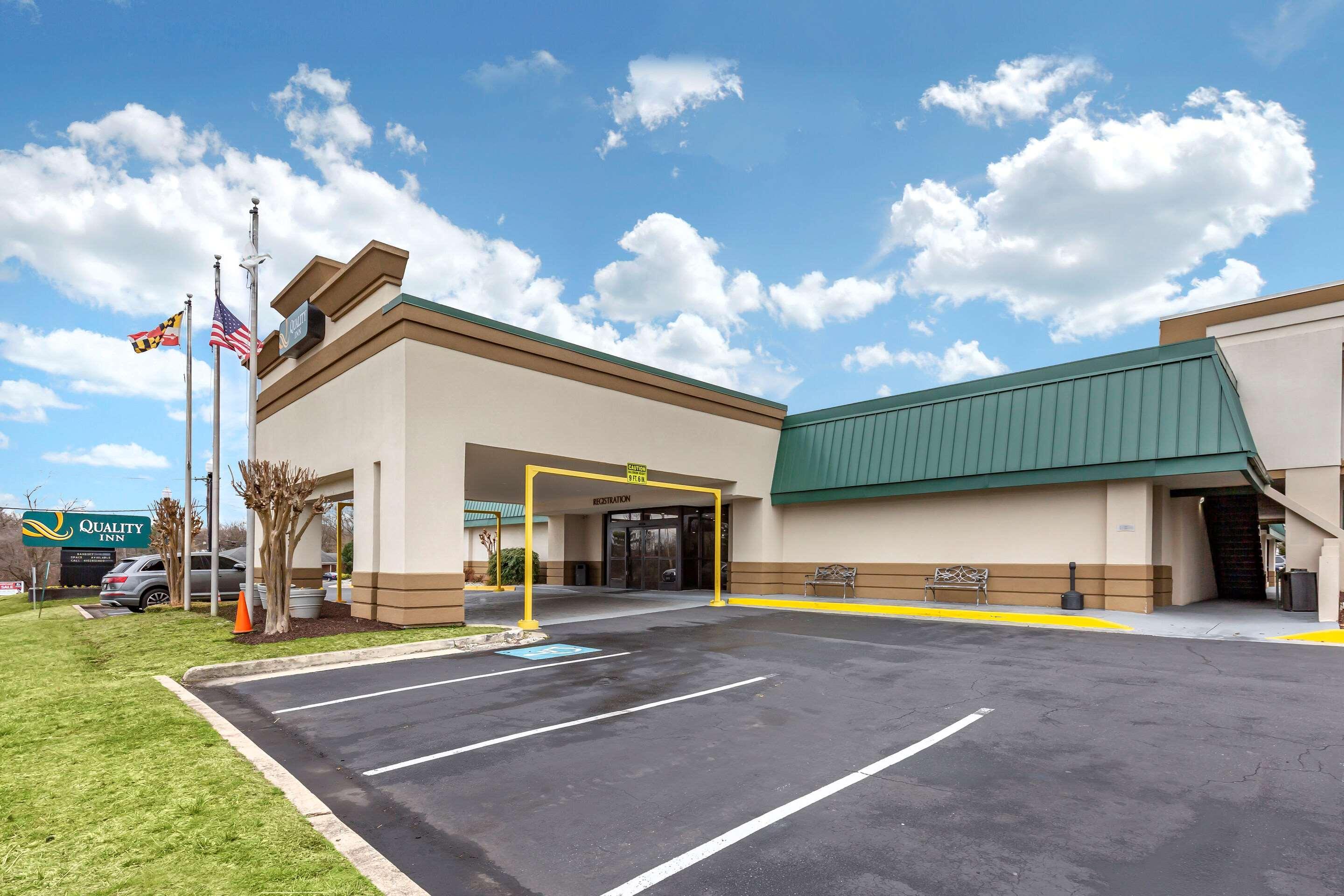 Quality Inn Windsor Mill Kültér fotó