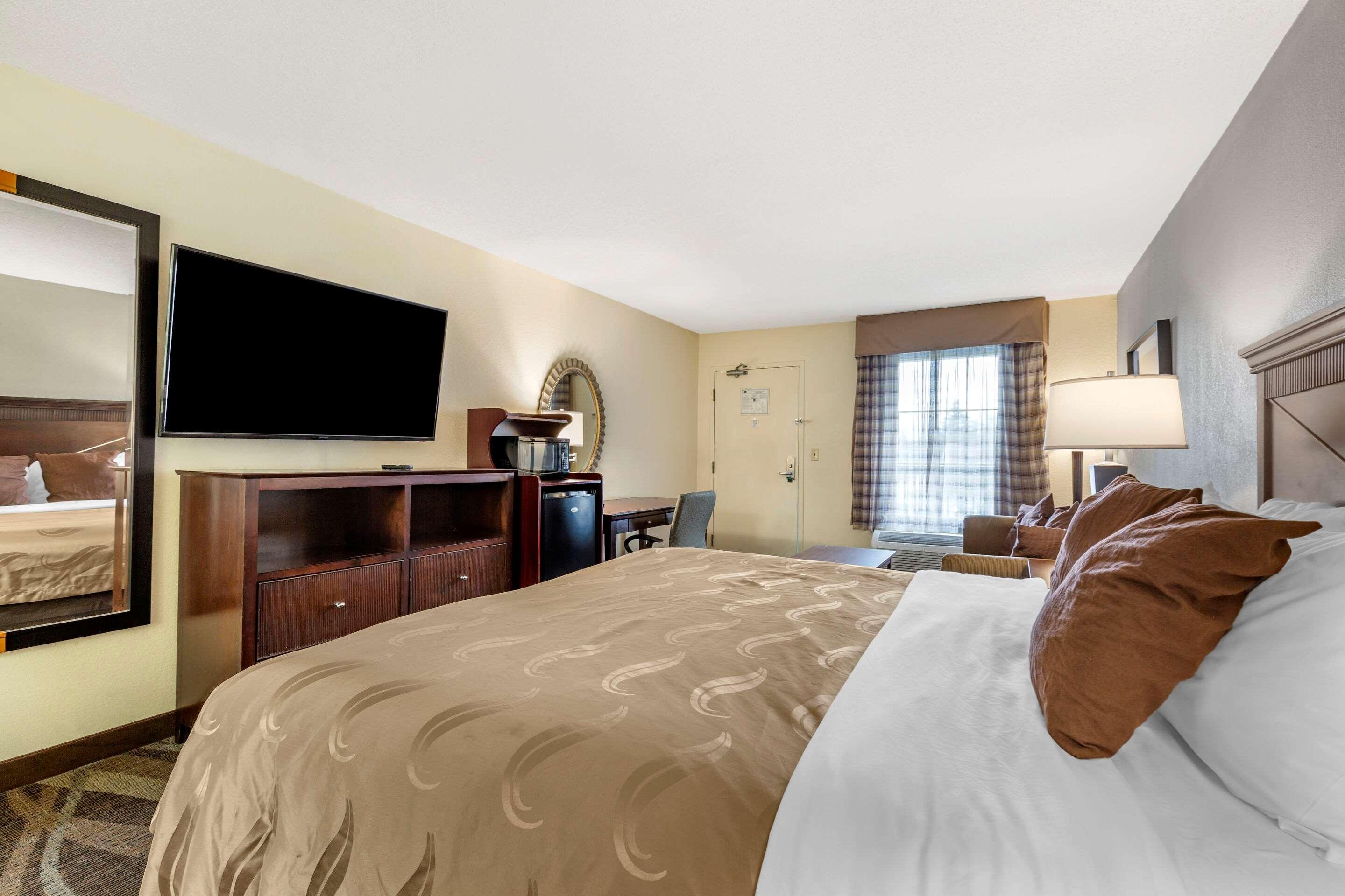Quality Inn Windsor Mill Kültér fotó