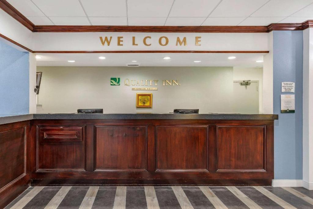 Quality Inn Windsor Mill Kültér fotó