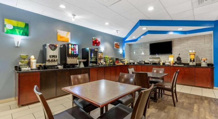 Quality Inn Windsor Mill Kültér fotó