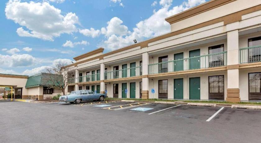 Quality Inn Windsor Mill Kültér fotó