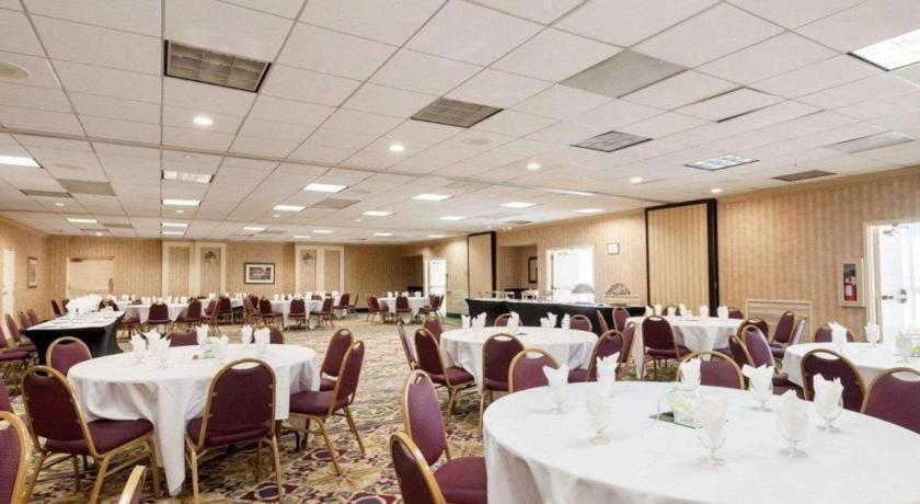 Quality Inn Windsor Mill Kültér fotó