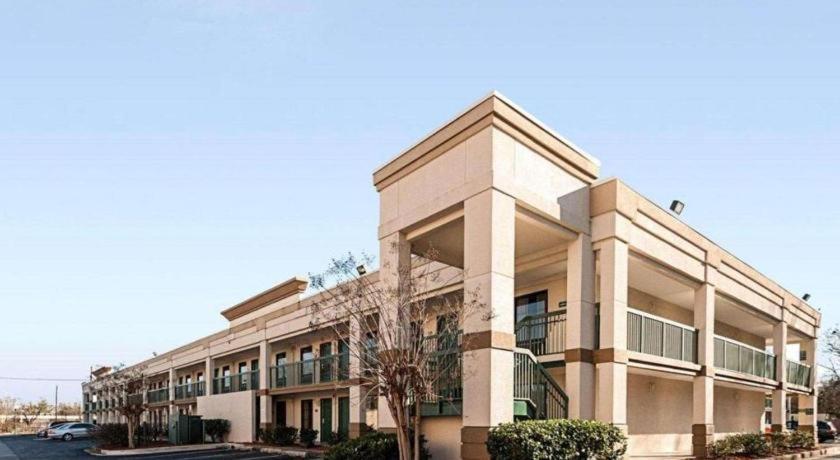 Quality Inn Windsor Mill Kültér fotó